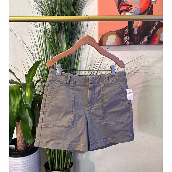 Banana Republic Chino Utility Short in Light Khaki - Size 6 - Picture 3 of 9